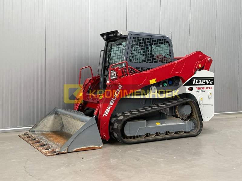 Takeuchi TL 12V-2 - Mini homlokrakodó: 2 kép. Takeuchi TL 12V-2 - Mini homlokrakodó: 2 kép.