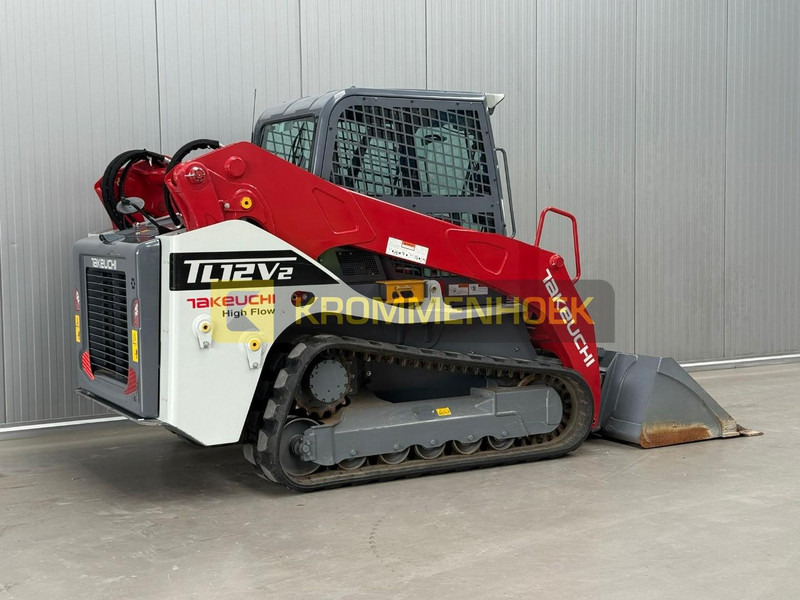 Takeuchi TL 12V-2 - Mini homlokrakodó: 4 kép. Takeuchi TL 12V-2 - Mini homlokrakodó: 4 kép.