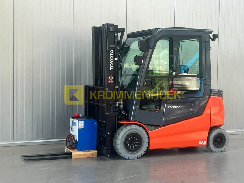 Toyota 9 FBM 25 T - Elektromos targonca: 2 kép. Toyota 9 FBM 25 T - Elektromos targonca: 2 kép.