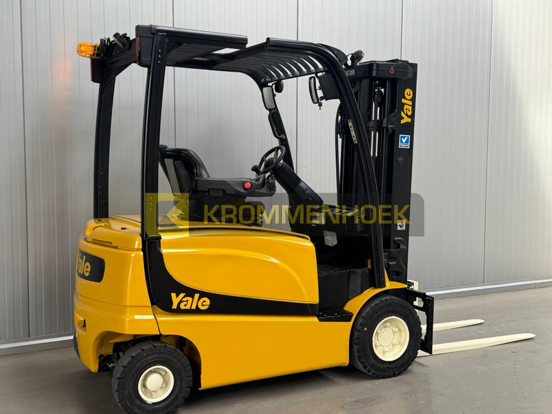 Yale ERP 25 VL - Elektromos targonca: 4 kép. Yale ERP 25 VL - Elektromos targonca: 4 kép.