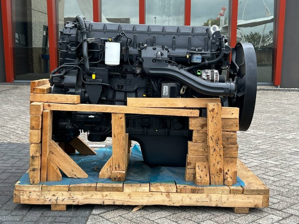 CNH Engine - FPT Cursor 13 - F3BE9681C - Motor - Mezőgazdasági gépek: 2 kép. CNH Engine - FPT Cursor 13 - F3BE9681C - Motor - Mezőgazdasági gépek: 2 kép.