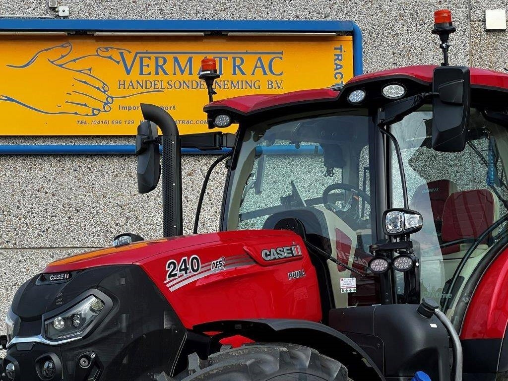 Case IH PUMA 240CVX, AFS Connect, 2024, frontlinkage, GPS! - Traktor: 2 kép. Case IH PUMA 240CVX, AFS Connect, 2024, frontlinkage, GPS! - Traktor: 2 kép.