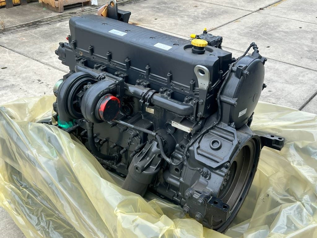 New Holland Engine - FPT Cursor 9 - F2CE9684A - Motor - Mezőgazdasági gépek: 5 kép. New Holland Engine - FPT Cursor 9 - F2CE9684A - Motor - Mezőgazdasági gépek: 5 kép.