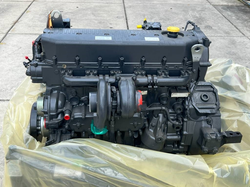 New Holland Engine - FPT Cursor 9 - F2CE9684A - Motor - Mezőgazdasági gépek: 4 kép. New Holland Engine - FPT Cursor 9 - F2CE9684A - Motor - Mezőgazdasági gépek: 4 kép.