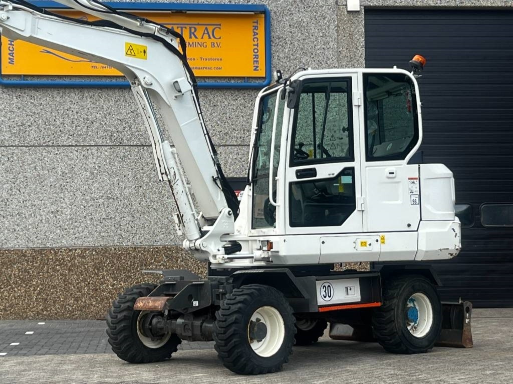 Volvo EW60E, 2021, 1403 hours, Steelwirst! - Gumikerekes kotró: 2 kép. Volvo EW60E, 2021, 1403 hours, Steelwirst! - Gumikerekes kotró: 2 kép.