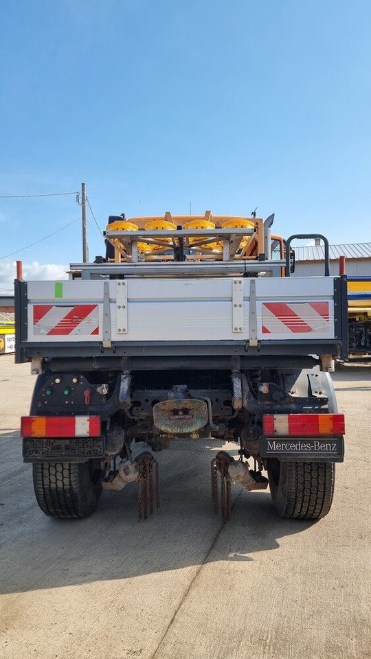 MERCEDES-BENZ Unimog U400 - Kommunális traktor: 3 kép. MERCEDES-BENZ Unimog U400 - Kommunális traktor: 3 kép.