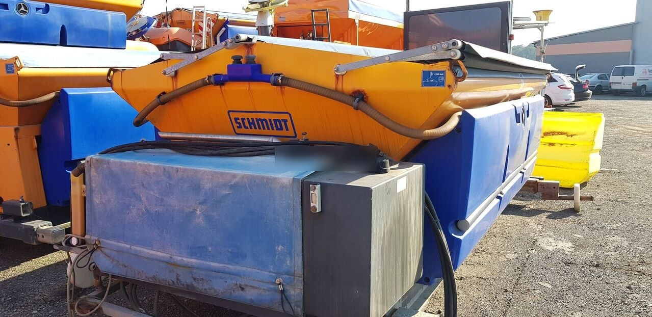 Homok-/ Sószóró - Többcélú/ Speciális jármű Schmidt Solarko piaskarka SCHMIDT STRATOS 5m3: 12 kép.