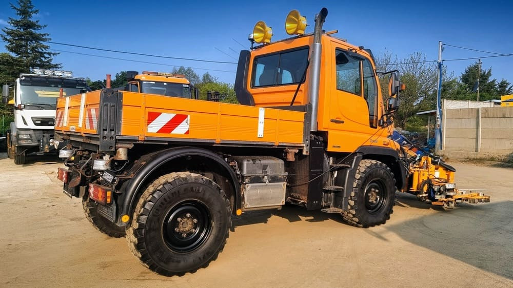 MERCEDES-BENZ Unimog U300 - Többcélú/ Speciális jármű: 5 kép. MERCEDES-BENZ Unimog U300 - Többcélú/ Speciális jármű: 5 kép.