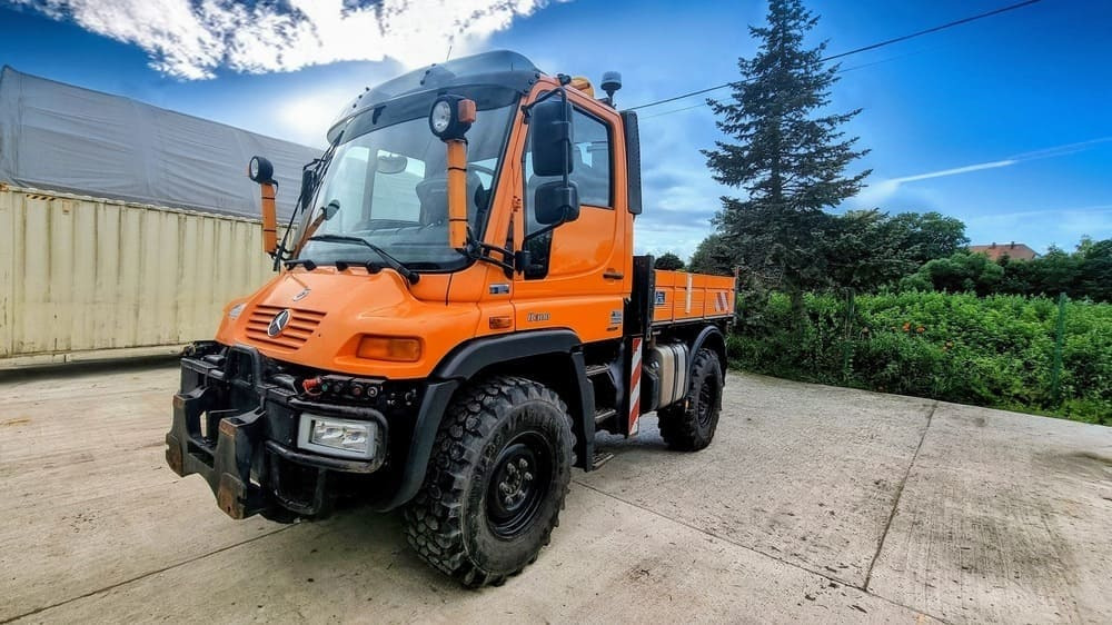 MERCEDES-BENZ Unimog U300 - Többcélú/ Speciális jármű: 2 kép. MERCEDES-BENZ Unimog U300 - Többcélú/ Speciális jármű: 2 kép.