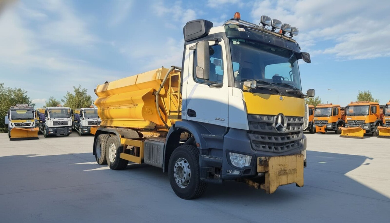 Mercedes-Benz 2632 - Többcélú/ Speciális jármű, Teherautó: 1 kép. Mercedes-Benz 2632 - Többcélú/ Speciális jármű, Teherautó: 1 kép.