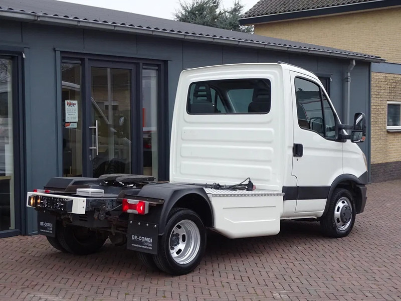 Iveco Daily 35.210 PK BE TREKKER 10.4t AIRCO CC - Nyergesvontató: 2 kép. Iveco Daily 35.210 PK BE TREKKER 10.4t AIRCO CC - Nyergesvontató: 2 kép.