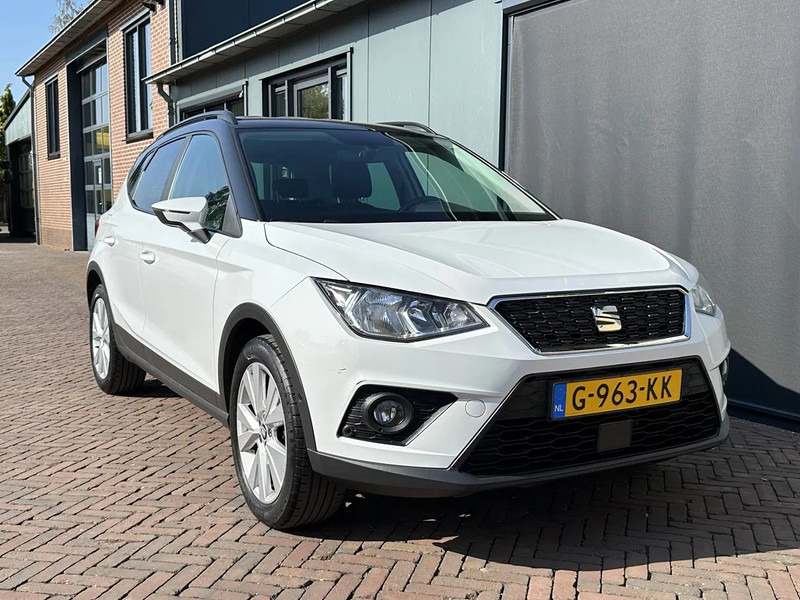 SEAT Arona 1.0 TSI Style Business Intense Carplay Dealeronderhouden Cruise Clima Navi Camera - Hatchback: 1 kép. SEAT Arona 1.0 TSI Style Business Intense Carplay Dealeronderhouden Cruise Clima Navi Camera - Hatchback: 1 kép.