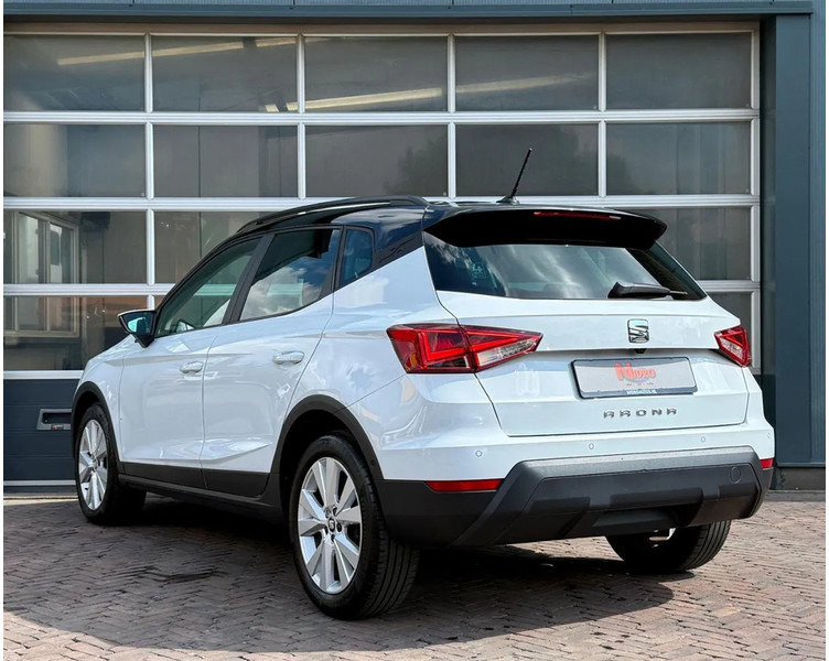 SEAT Arona 1.0 TSI Style Business Intense Carplay Dealeronderhouden Cruise Clima Navi Camera - Terepjáró/ SUV: 4 kép. SEAT Arona 1.0 TSI Style Business Intense Carplay Dealeronderhouden Cruise Clima Navi Camera - Terepjáró/ SUV: 4 kép.