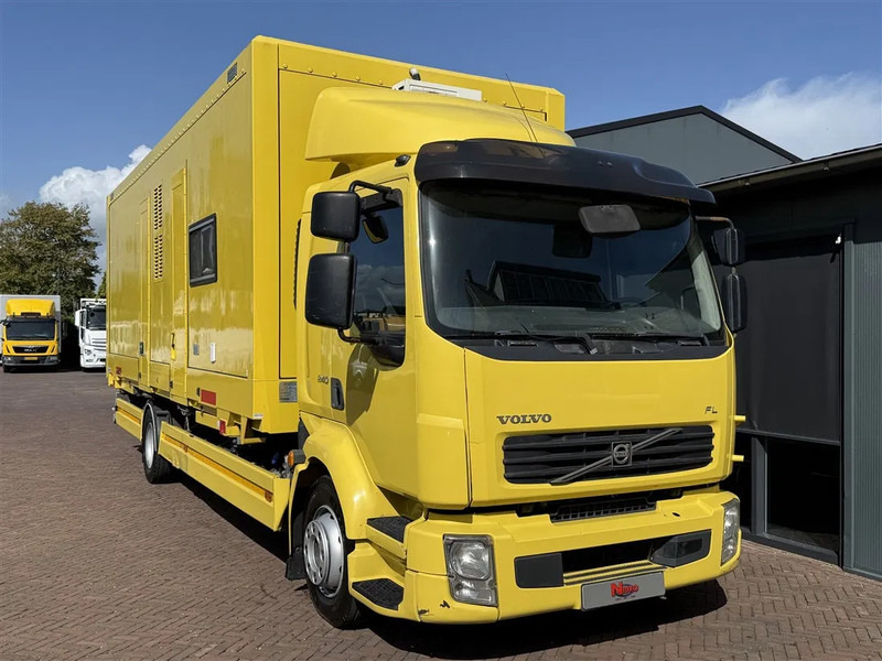 Volvo FL 12.240 2x bed Stand Airco Douche wasbak Heater WITH BOX - Dobozos felépítményű teherautó: 1 kép. Volvo FL 12.240 2x bed Stand Airco Douche wasbak Heater WITH BOX - Dobozos felépítményű teherautó: 1 kép.