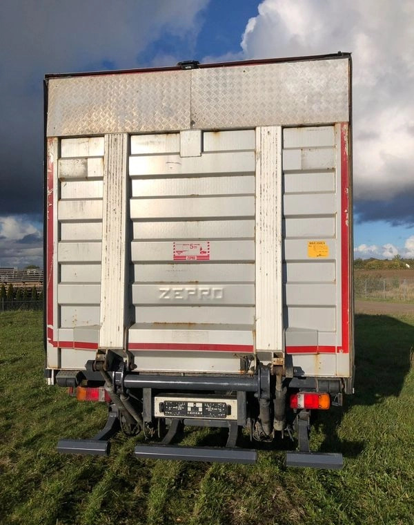 Hőszigetelt teherautó MAN 15.290 Winda Bok otwierany 18 Palet: 6 kép.