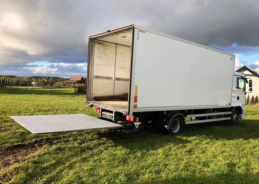 Hőszigetelt teherautó MAN 15.290 Winda Bok otwierany 18 Palet: 23 kép.