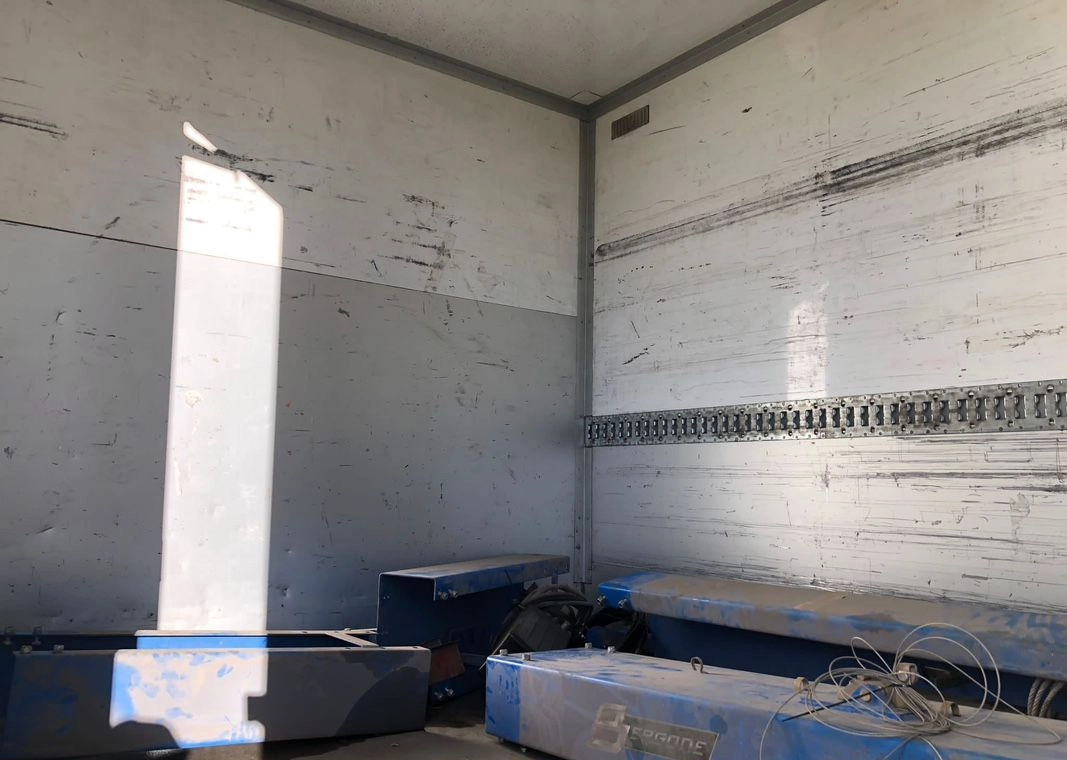 Hőszigetelt teherautó MAN 15.290 Winda Bok otwierany 18 Palet: 36 kép.