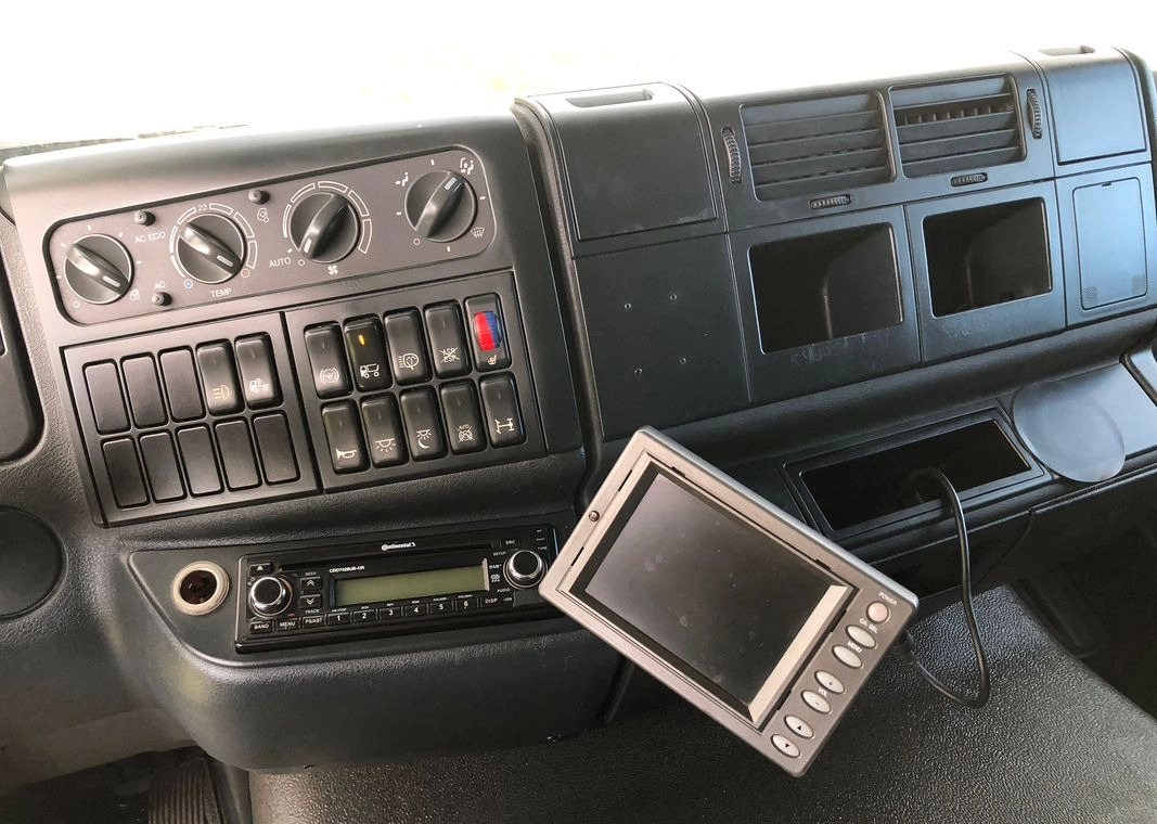 Hőszigetelt teherautó MAN 15.290 Winda Bok otwierany 18 Palet: 38 kép.