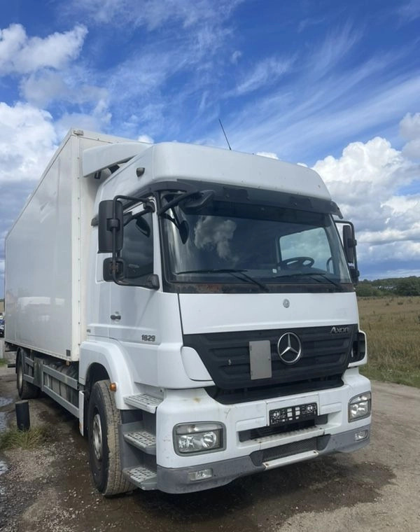 MERCEDES-BENZ AXOR PRZEBIEG TYLKO 322000 KM!!!! - Hőszigetelt teherautó: 1 kép. MERCEDES-BENZ AXOR PRZEBIEG TYLKO 322000 KM!!!! - Hőszigetelt teherautó: 1 kép.