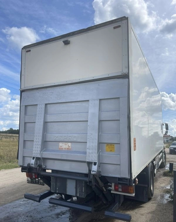 MERCEDES-BENZ AXOR PRZEBIEG TYLKO 322000 KM!!!! - Hőszigetelt teherautó: 3 kép. MERCEDES-BENZ AXOR PRZEBIEG TYLKO 322000 KM!!!! - Hőszigetelt teherautó: 3 kép.