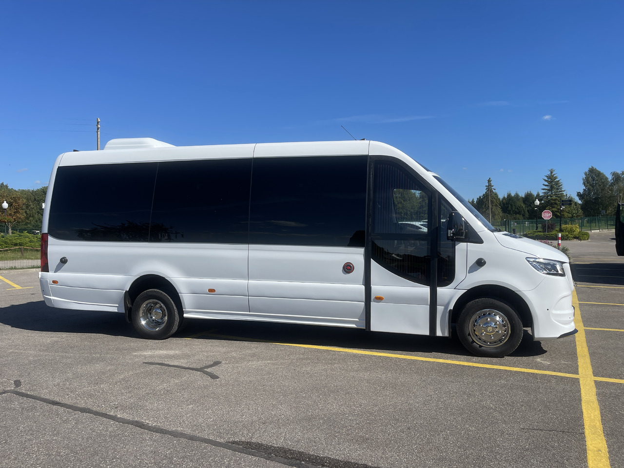MERCEDES-BENZ SPRINTER 519 CDI (MB BUSPERFECT) - Minibusz, Kisbusz: 4 kép. MERCEDES-BENZ SPRINTER 519 CDI (MB BUSPERFECT) - Minibusz, Kisbusz: 4 kép.