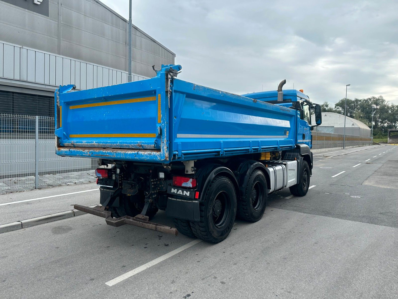 MAN TGS 26.460 6X4 Hydrodrive Bordmatik - Billenőplatós teherautó: 4 kép. MAN TGS 26.460 6X4 Hydrodrive Bordmatik - Billenőplatós teherautó: 4 kép.