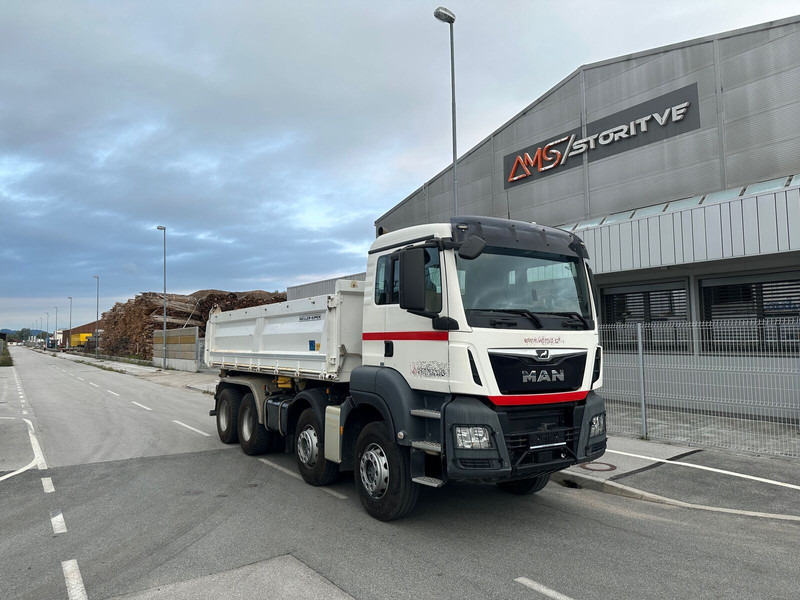 MAN TGS 35.500 8X4 BB - Billenőplatós teherautó: 1 kép. MAN TGS 35.500 8X4 BB - Billenőplatós teherautó: 1 kép.