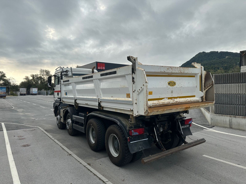 MAN TGS 35.500 8X4 BB - Billenőplatós teherautó: 3 kép. MAN TGS 35.500 8X4 BB - Billenőplatós teherautó: 3 kép.