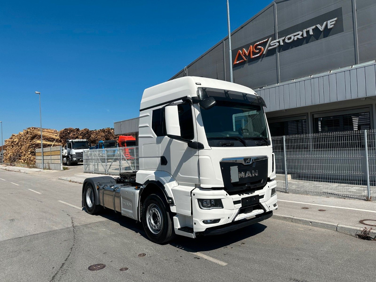MAN TGS 18.510 4X2 BLS Intarder Kipphydraulik - Nyergesvontató: 1 kép. MAN TGS 18.510 4X2 BLS Intarder Kipphydraulik - Nyergesvontató: 1 kép.