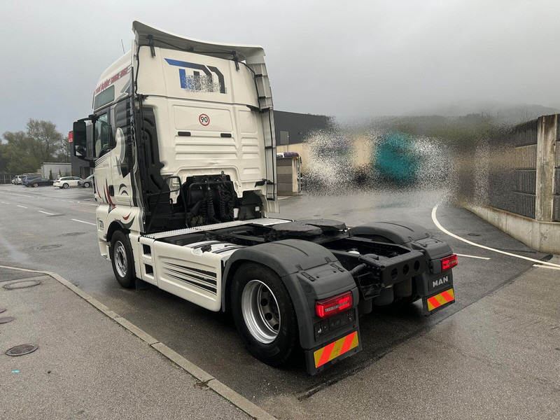 MAN TGX 18.500 - Nyergesvontató: 4 kép. MAN TGX 18.500 - Nyergesvontató: 4 kép.