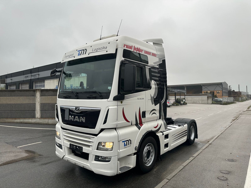 MAN TGX 18.500 - Nyergesvontató: 2 kép. MAN TGX 18.500 - Nyergesvontató: 2 kép.