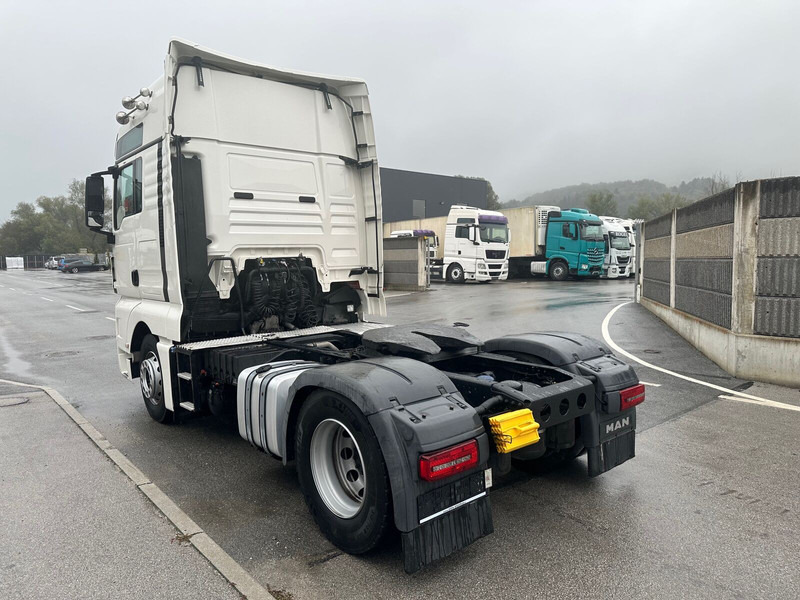 MAN TGX 18.500 - Nyergesvontató: 4 kép. MAN TGX 18.500 - Nyergesvontató: 4 kép.