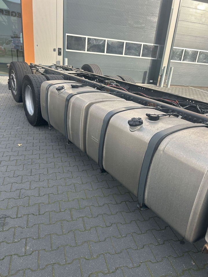 DAF XF 530 XF530 Super Space Cab FAR - Alvaz teherautó: 3 kép. DAF XF 530 XF530 Super Space Cab FAR - Alvaz teherautó: 3 kép.