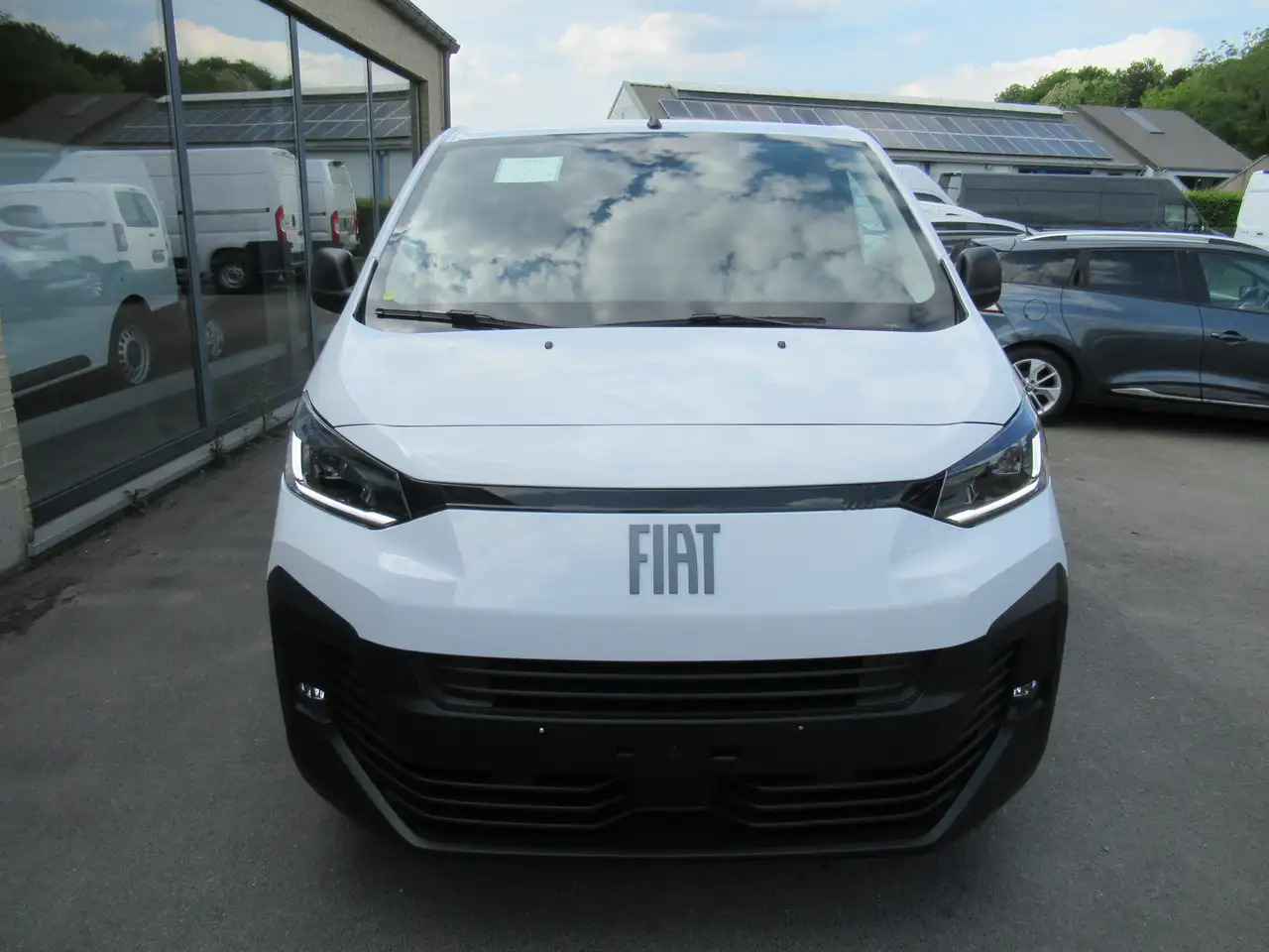 Fiat Scudo L3,bte auto, 145cv, neuf, 25900€+TVA - Furgon: 3 kép. Fiat Scudo L3,bte auto, 145cv, neuf, 25900€+TVA - Furgon: 3 kép.