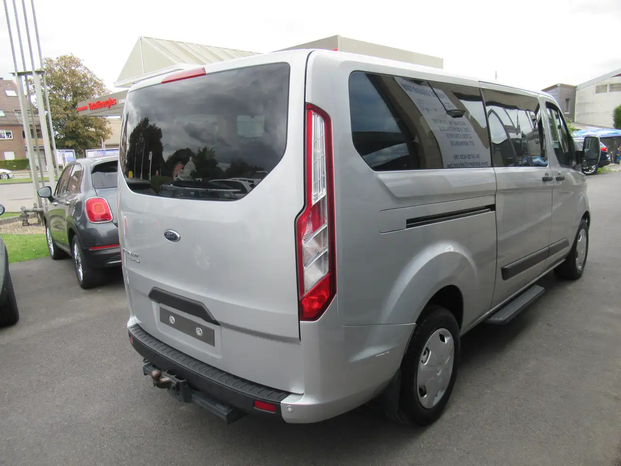 Ford Transit Custom 2.0 TDCi L2H1 Ambiente 23900€+TVA/BTW - Kisbusz: 2 kép. Ford Transit Custom 2.0 TDCi L2H1 Ambiente 23900€+TVA/BTW - Kisbusz: 2 kép.