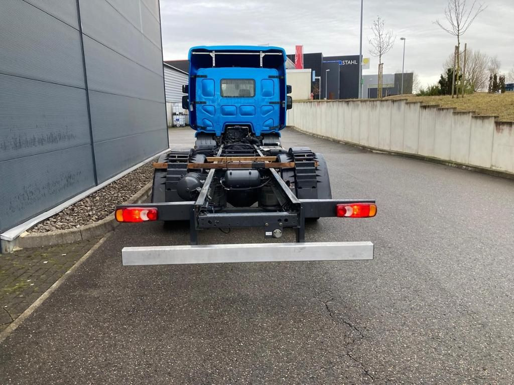 DAF LF 210 FA Standheizung / 5.00m Rd / 7.490kg - Ponyvás teherautó: 5 kép. DAF LF 210 FA Standheizung / 5.00m Rd / 7.490kg - Ponyvás teherautó: 5 kép.