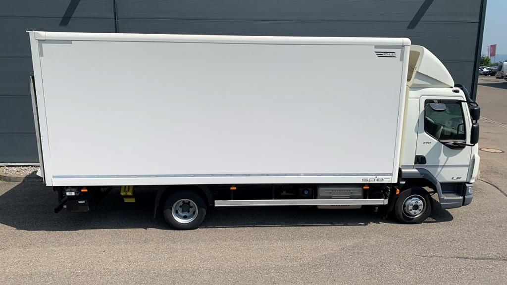 DAF LF 210 Koffer 7,49 to Klima Luftfederung LBW - Dobozos kisteherautó: 4 kép. DAF LF 210 Koffer 7,49 to Klima Luftfederung LBW - Dobozos kisteherautó: 4 kép.
