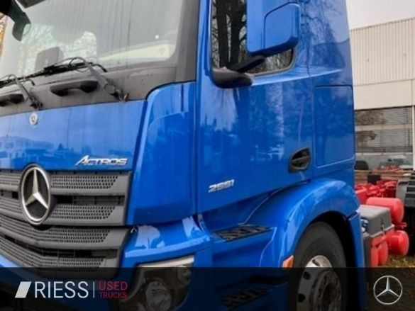 Mercedes-Benz Actros 2551 L 6x2 ACC AHK AUT DynLicht LM Navi - Platós teherautó: 5 kép. Mercedes-Benz Actros 2551 L 6x2 ACC AHK AUT DynLicht LM Navi - Platós teherautó: 5 kép.