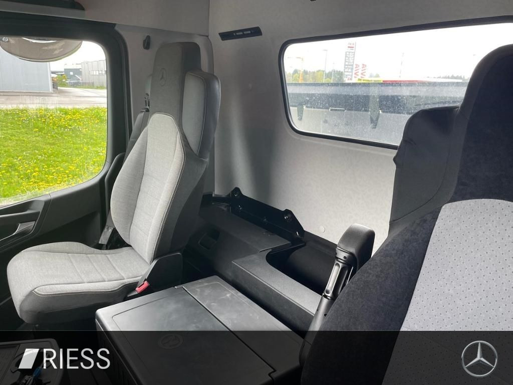 Billenőplatós teherautó Mercedes-Benz Arocs 2653 K 6x4: 7 kép.