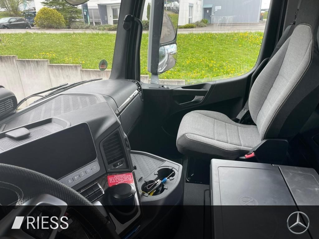 Billenőplatós teherautó Mercedes-Benz Arocs 2653 K 6x4: 6 kép.