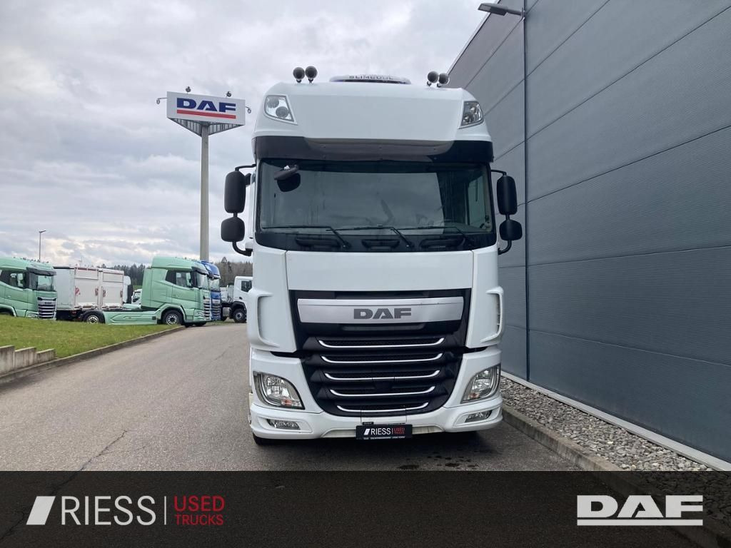 DAF XF 460 FT Super Space Cab Retarder - Nyergesvontató: 4 kép. DAF XF 460 FT Super Space Cab Retarder - Nyergesvontató: 4 kép.