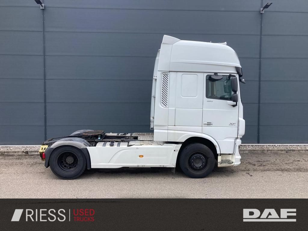 DAF XF 460 FT Super Space Cab Retarder - Nyergesvontató: 5 kép. DAF XF 460 FT Super Space Cab Retarder - Nyergesvontató: 5 kép.