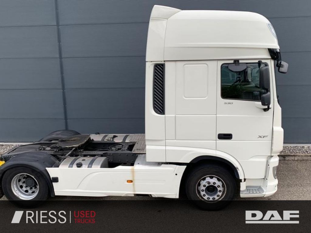 DAF XF 530 FT AUT LED LM SpurH SpurW - Nyergesvontató: 2 kép. DAF XF 530 FT AUT LED LM SpurH SpurW - Nyergesvontató: 2 kép.