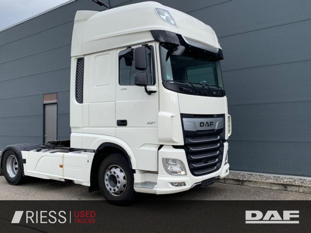 DAF XF 530 FT AUT LED LM SpurH SpurW - Nyergesvontató: 4 kép. DAF XF 530 FT AUT LED LM SpurH SpurW - Nyergesvontató: 4 kép.
