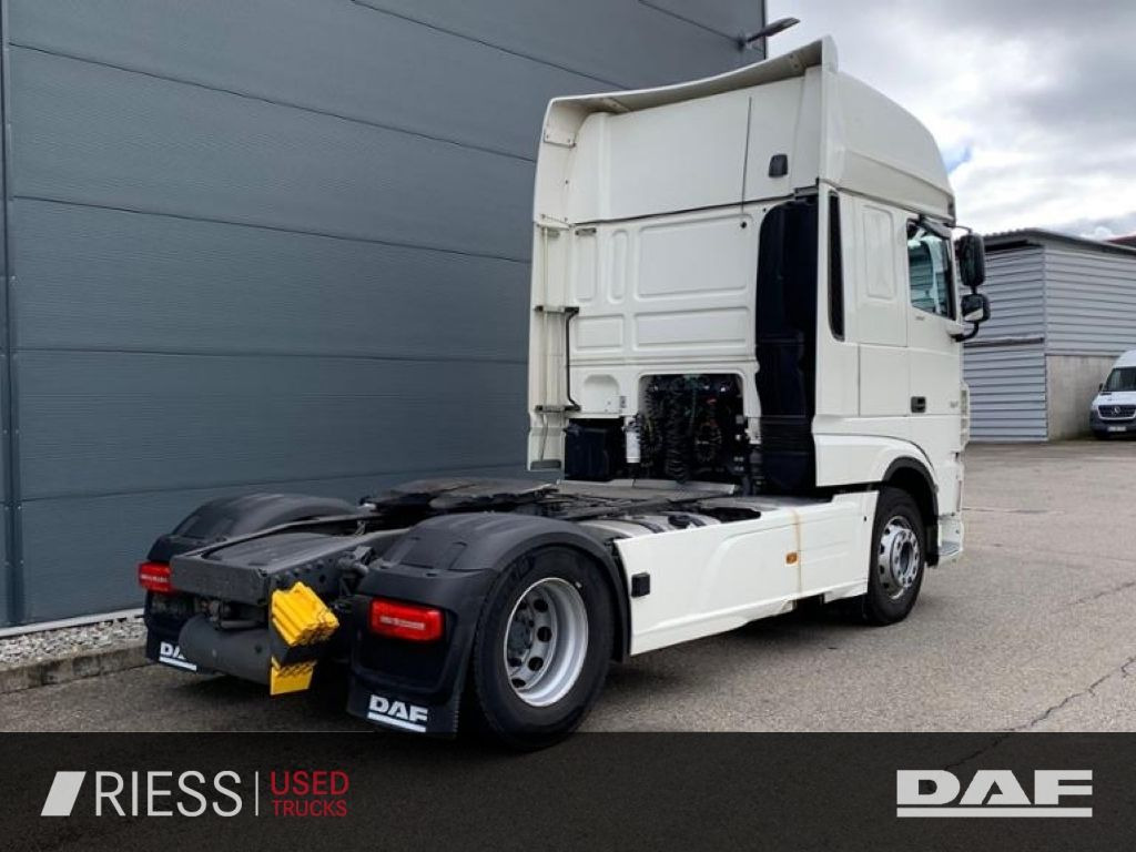 DAF XF 530 FT AUT LED LM SpurH SpurW - Nyergesvontató: 3 kép. DAF XF 530 FT AUT LED LM SpurH SpurW - Nyergesvontató: 3 kép.