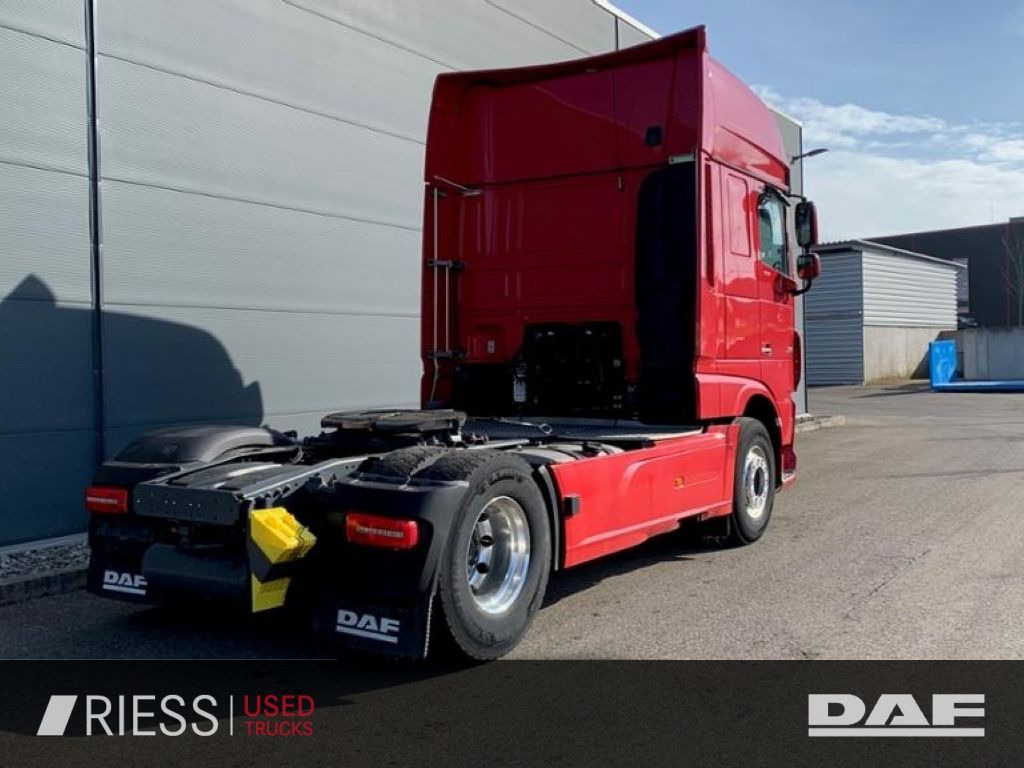 DAF XF 530FT SpurH - Nyergesvontató: 4 kép. DAF XF 530FT SpurH - Nyergesvontató: 4 kép.