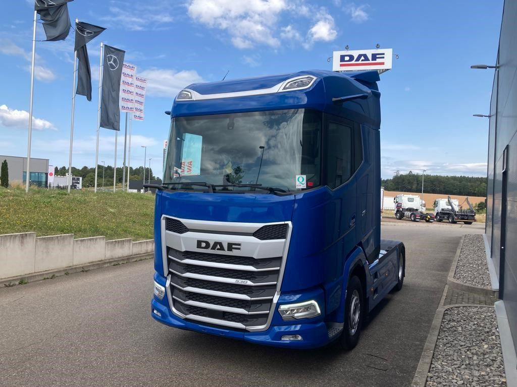 DAF XG 530 FT Alcoa Intarder Standklima Alcoa Kamera - Nyergesvontató: 4 kép. DAF XG 530 FT Alcoa Intarder Standklima Alcoa Kamera - Nyergesvontató: 4 kép.