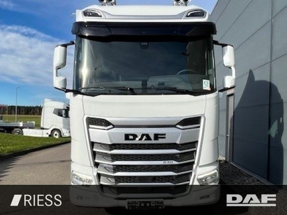 DAF XG 530 FT Alcoa Leder Vollluft Standklima - Nyergesvontató: 2 kép. DAF XG 530 FT Alcoa Leder Vollluft Standklima - Nyergesvontató: 2 kép.