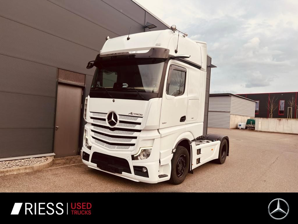 Mercedes-Benz 1851 LS GigaSpace Vollluft BiXenon KlimaA Navi - Nyergesvontató: 4 kép. Mercedes-Benz 1851 LS GigaSpace Vollluft BiXenon KlimaA Navi - Nyergesvontató: 4 kép.