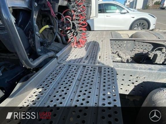 Mercedes-Benz Actros 1848 LSNRL LM - Nyergesvontató: 5 kép. Mercedes-Benz Actros 1848 LSNRL LM - Nyergesvontató: 5 kép.